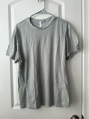Ten Thousand Men's Short-Sleeve Crew T-Shirt in Light Gray